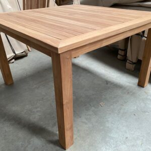 Mesa cuadrada de Teca para jardin "Dumai" 120x120cm
