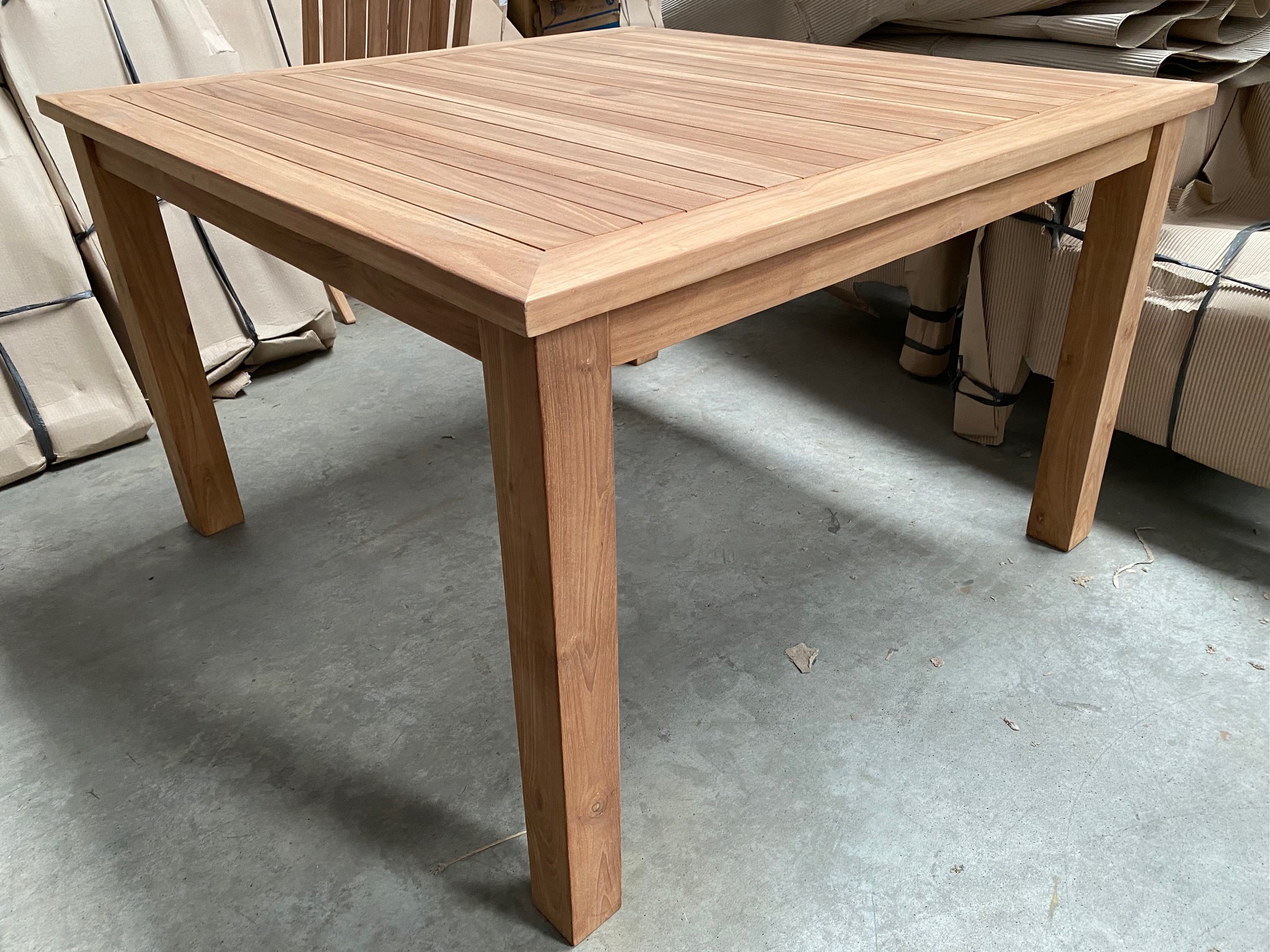 Mesa cuadrada de Teca para jardin "Dumai" 120x120cm