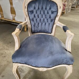 Silla con brazo white wash/gris