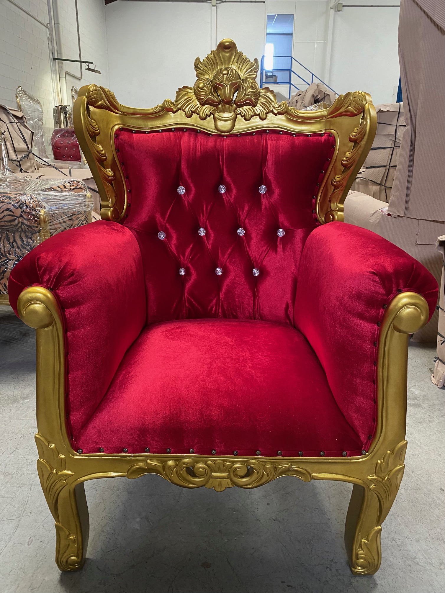 Trono/butaca oro/rojo con cristales