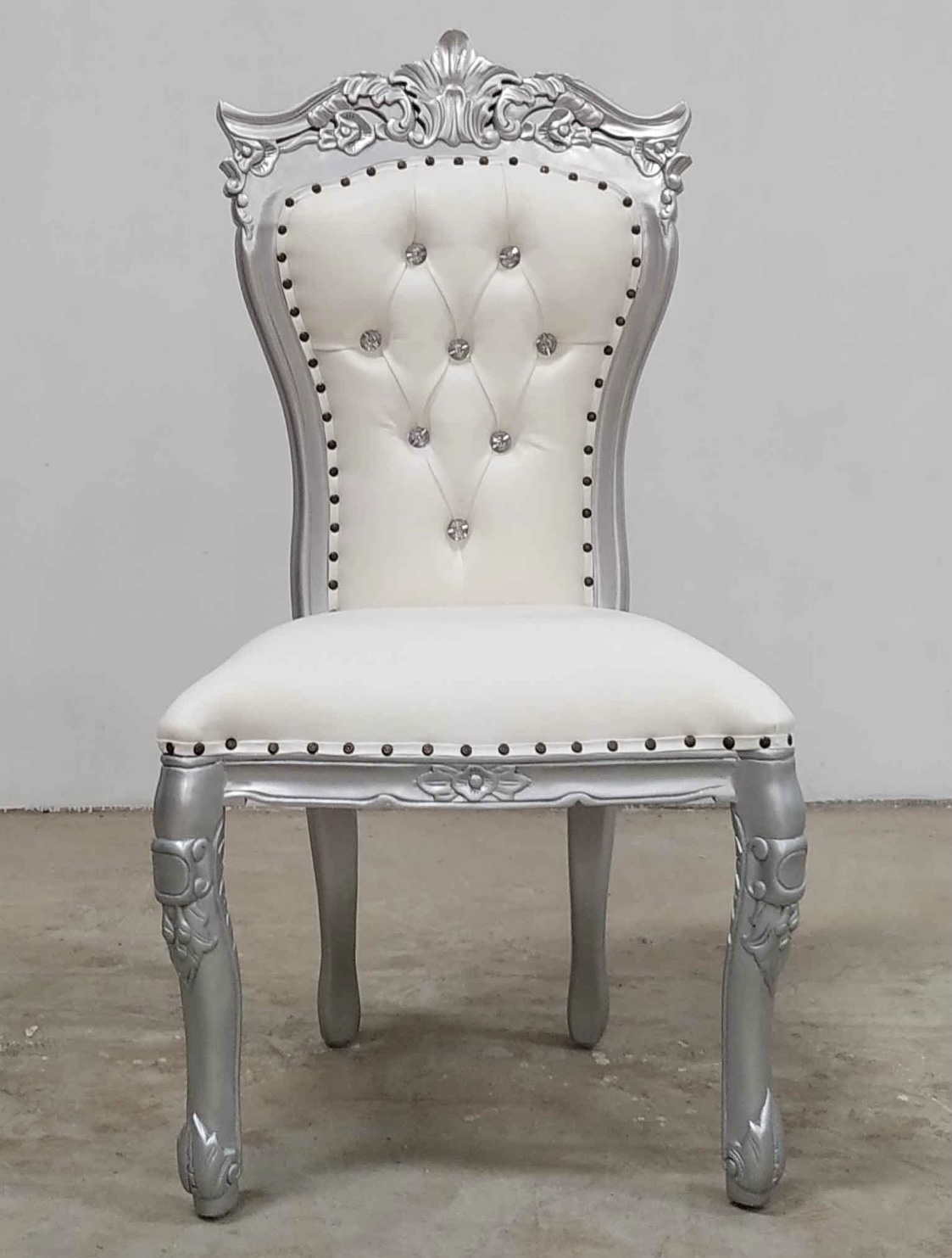 Silla barroca "indo" plata/skai blanco con cristales