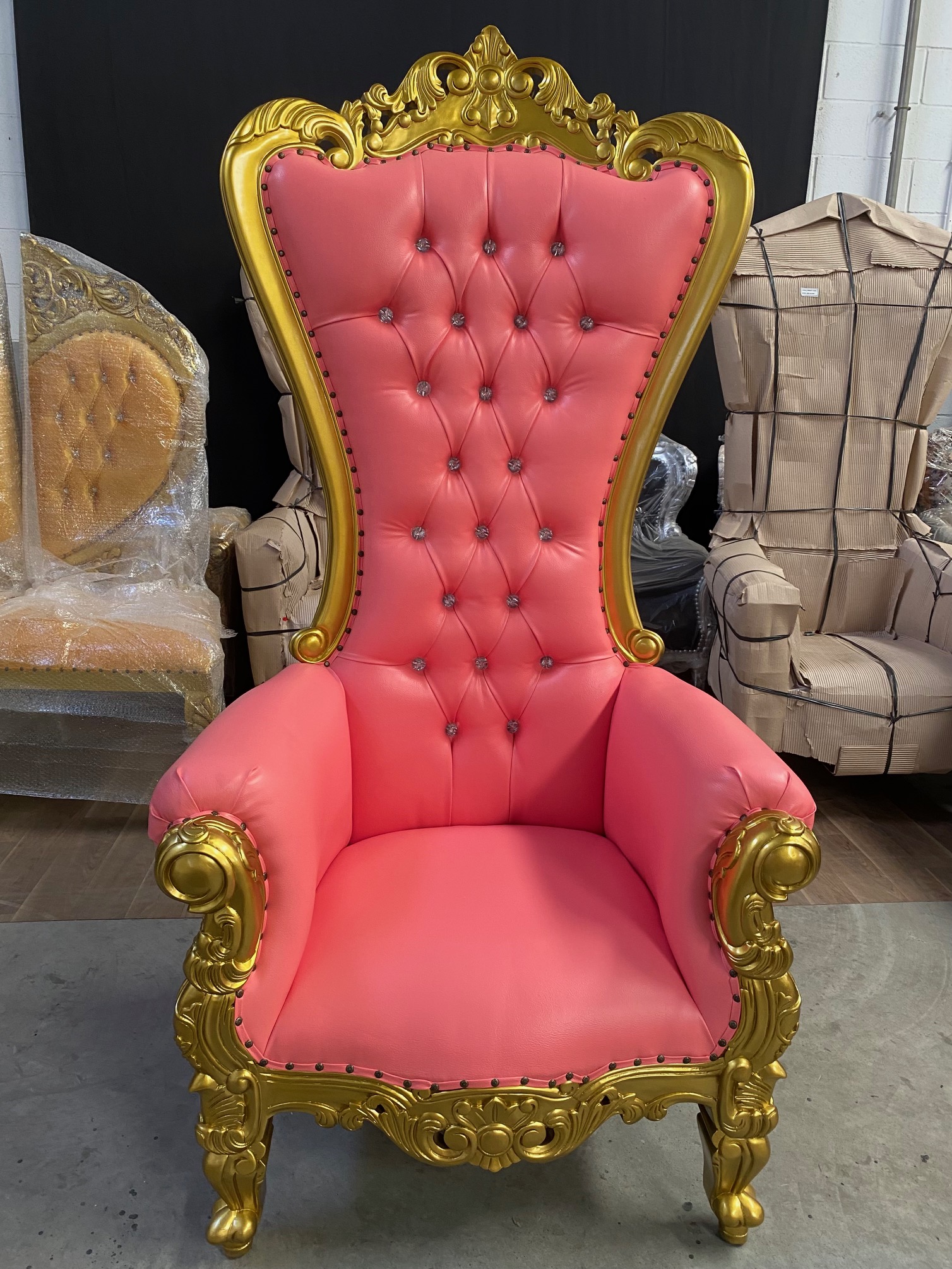 Trono XXL oro/skai rosa con cristales
