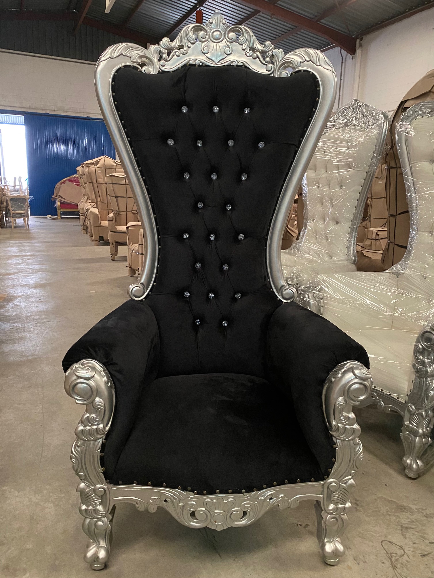 Trono XXL plata/negro con cristales