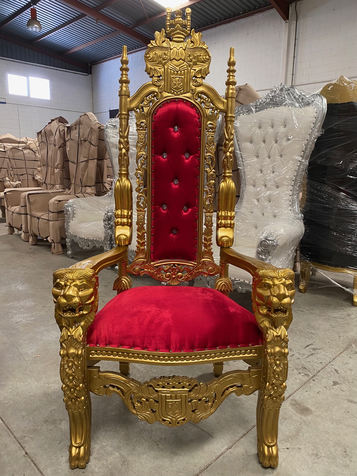 Sillón/trono XXL León oro/rojo con cristales